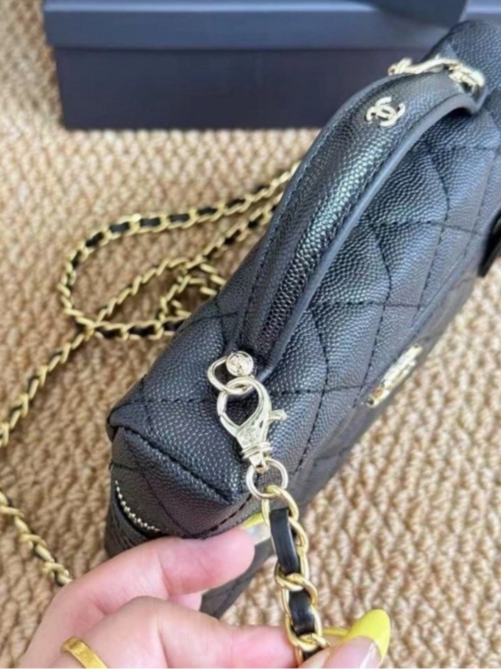 Chanel GWP VIP Makeup Bag - Picture 3 of 6